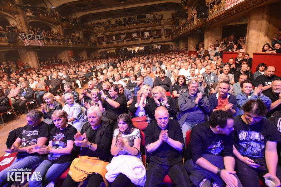 Sweet v Praze zvedali fanoušky ze sedadel