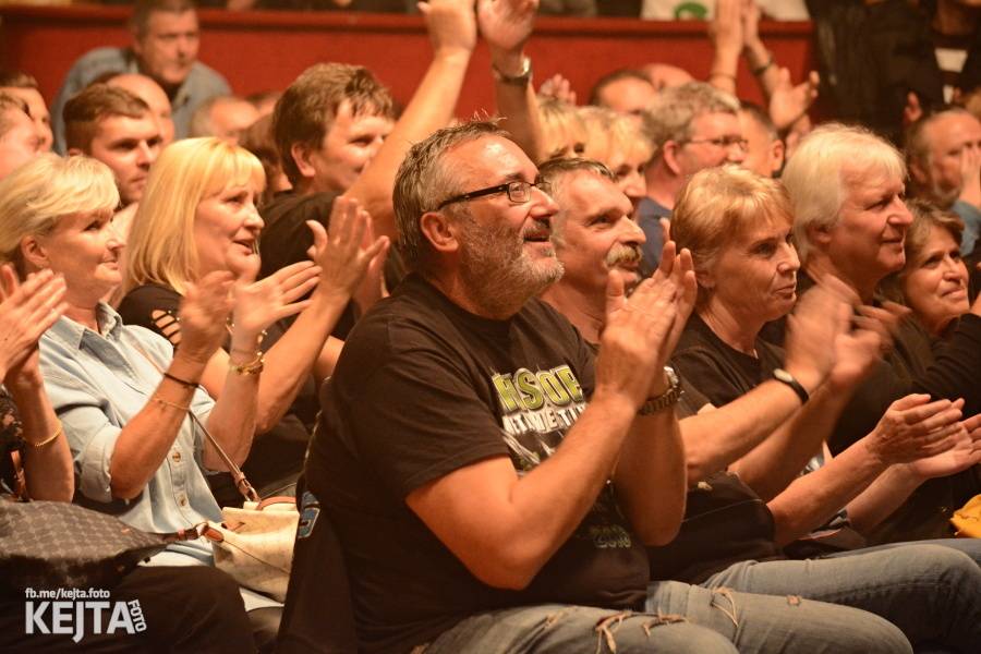 Sweet v Praze zvedali fanoušky ze sedadel