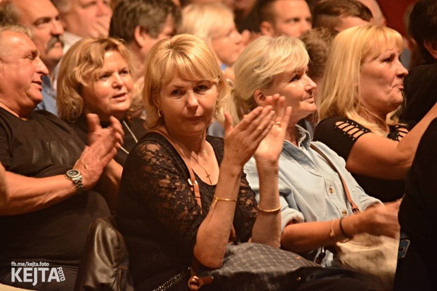 Sweet v Praze zvedali fanoušky ze sedadel