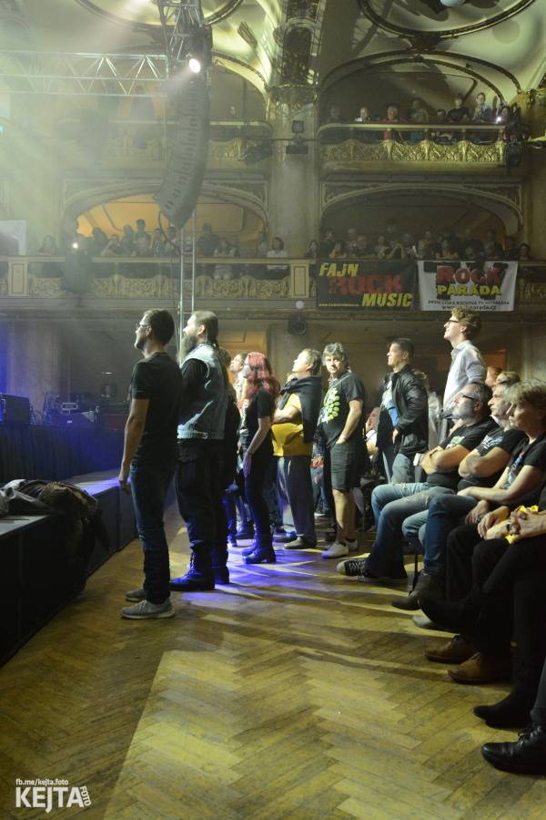 Sweet v Praze zvedali fanoušky ze sedadel