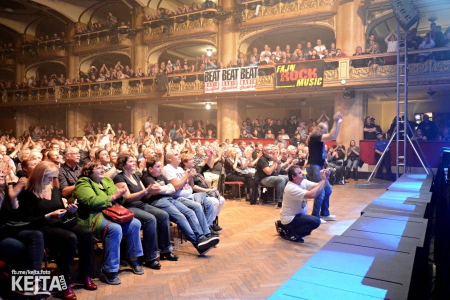 Sweet v Praze zvedali fanoušky ze sedadel