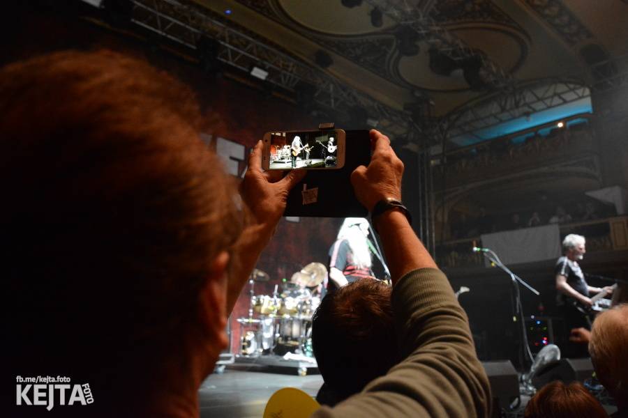 Sweet v Praze zvedali fanoušky ze sedadel