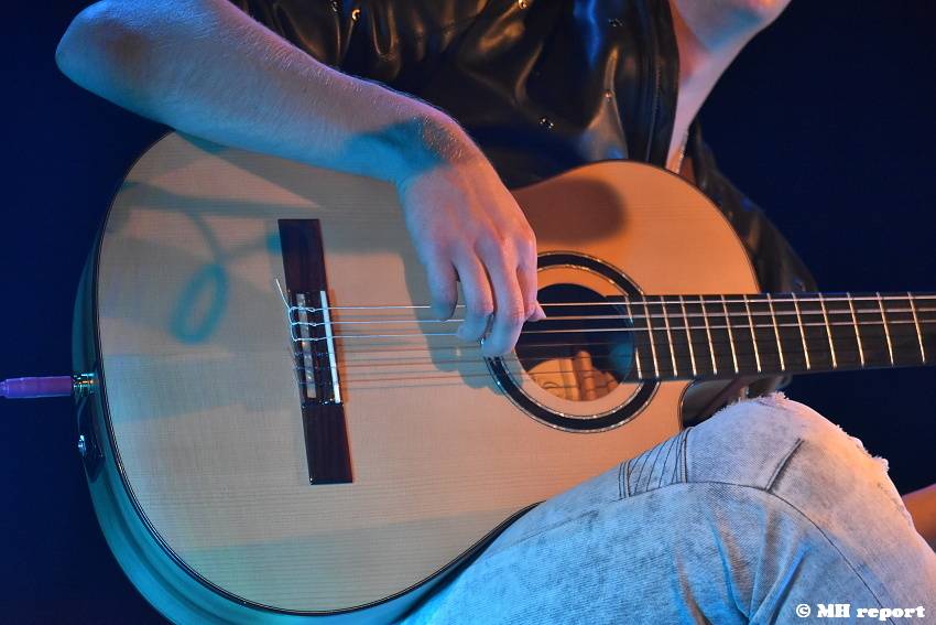 Master Guitar hráli v plzeňské Šeříkovce slavné rockové hity od Iron Maiden, Helloween i Metalliky