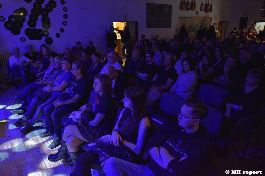 Master Guitar hráli v plzeňské Šeříkovce slavné rockové hity od Iron Maiden, Helloween i Metalliky