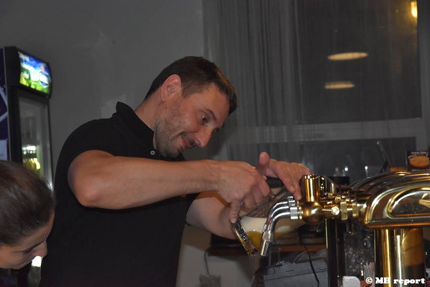 Master Guitar hráli v plzeňské Šeříkovce slavné rockové hity od Iron Maiden, Helloween i Metalliky