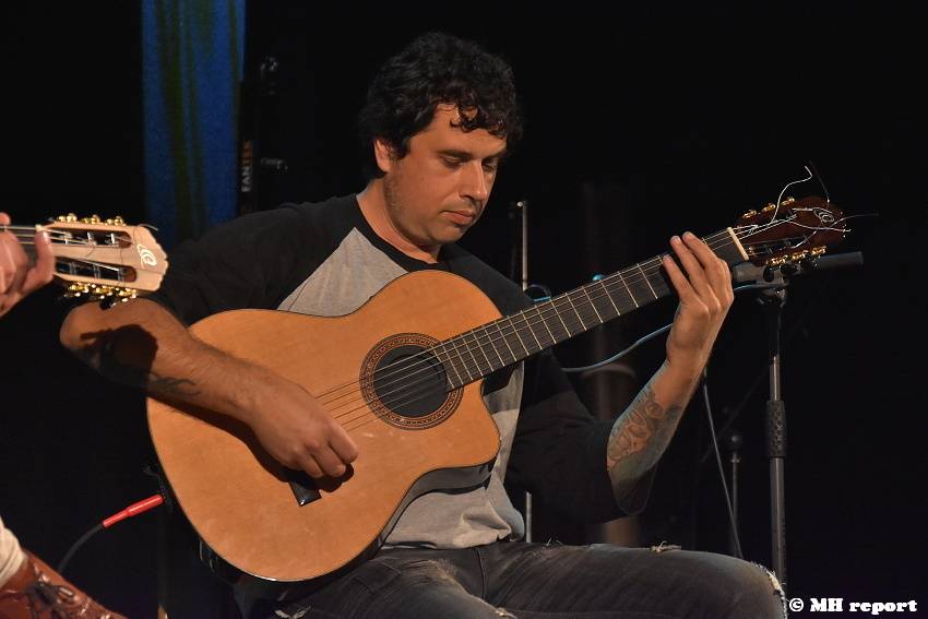 Master Guitar hráli v plzeňské Šeříkovce slavné rockové hity od Iron Maiden, Helloween i Metalliky