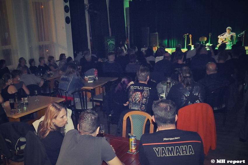 Master Guitar hráli v plzeňské Šeříkovce slavné rockové hity od Iron Maiden, Helloween i Metalliky