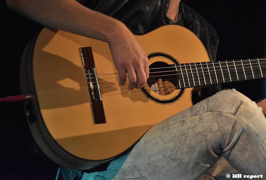 Master Guitar hráli v plzeňské Šeříkovce slavné rockové hity od Iron Maiden, Helloween i Metalliky