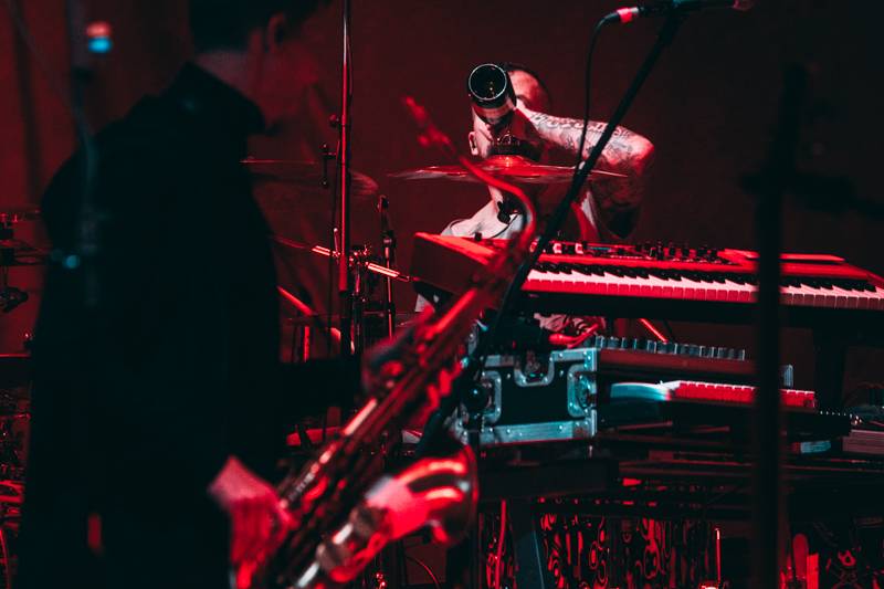 LIVE: Chinaski zahájili své dosud největší turné ve vyprodané Ostravar aréně