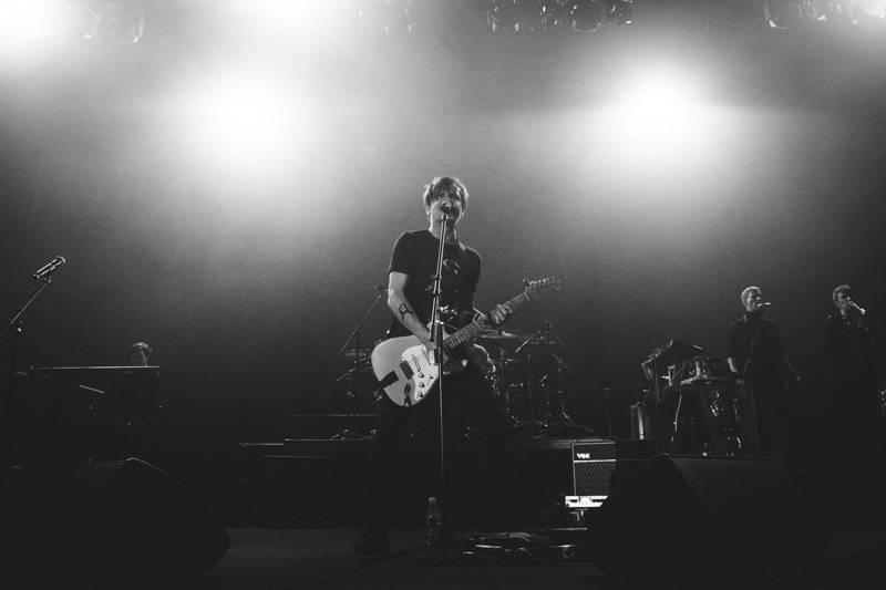 LIVE: Chinaski zahájili své dosud největší turné ve vyprodané Ostravar aréně