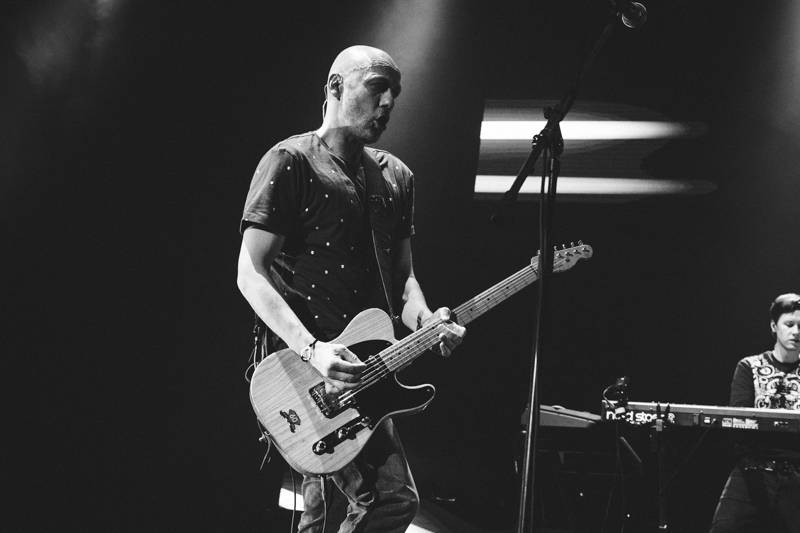 LIVE: Chinaski zahájili své dosud největší turné ve vyprodané Ostravar aréně