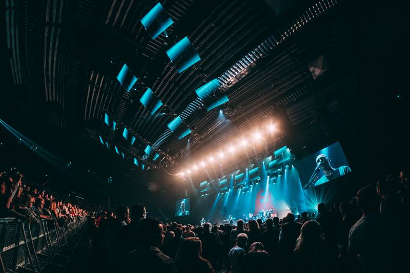 LIVE: Chinaski zahájili své dosud největší turné ve vyprodané Ostravar aréně