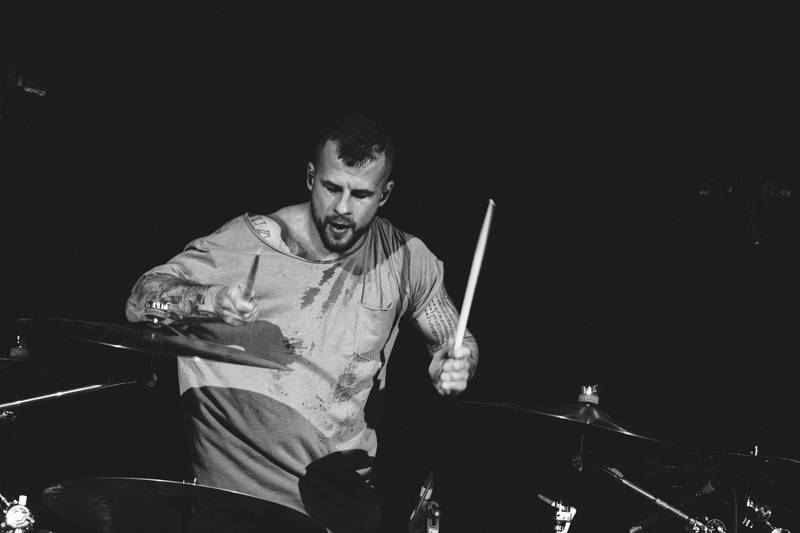 LIVE: Chinaski zahájili své dosud největší turné ve vyprodané Ostravar aréně