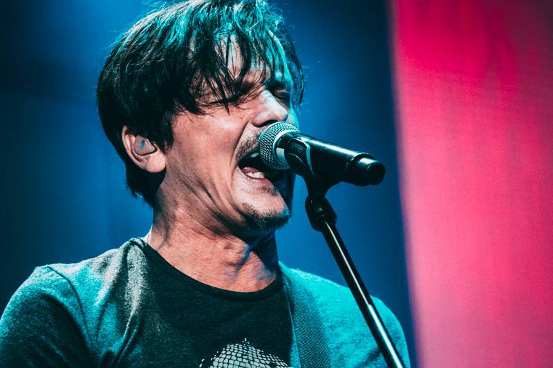 LIVE: Chinaski zahájili své dosud největší turné ve vyprodané Ostravar aréně