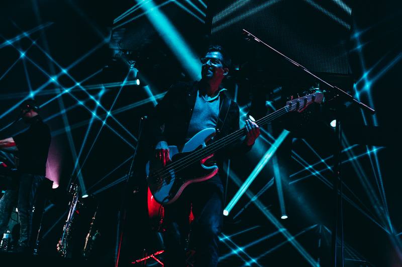 LIVE: Chinaski zahájili své dosud největší turné ve vyprodané Ostravar aréně