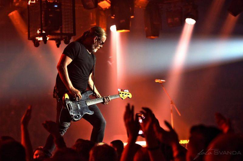 Kabát pokračoval v halovém turné, Burlaci táhli Znojmem