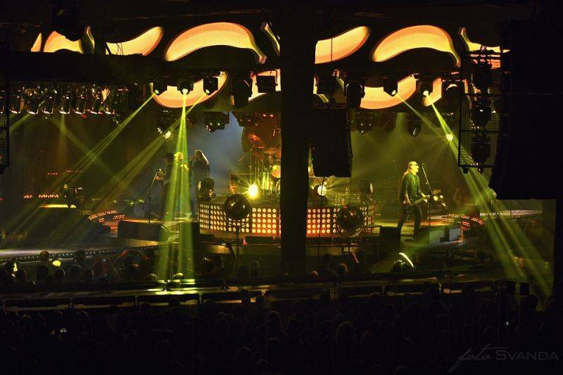 Kabát pokračoval v halovém turné, Burlaci táhli Znojmem