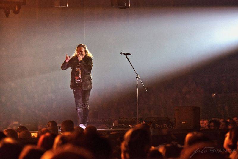 Kabát pokračoval v halovém turné, Burlaci táhli Znojmem