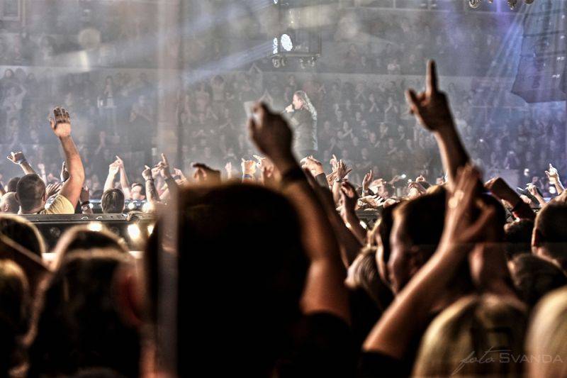 Kabát pokračoval v halovém turné, Burlaci táhli Znojmem