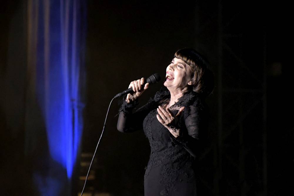 Mireille Mathieu po roce opět v Praze: Francouzské šansony zněly Kongresovým centrem
