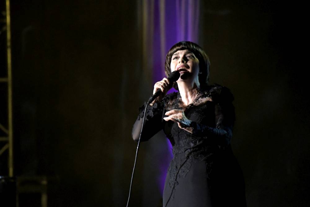 Mireille Mathieu po roce opět v Praze: Francouzské šansony zněly Kongresovým centrem