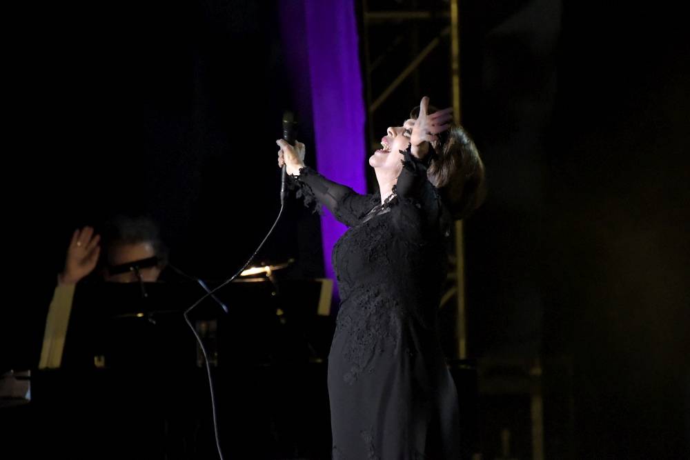 Mireille Mathieu po roce opět v Praze: Francouzské šansony zněly Kongresovým centrem