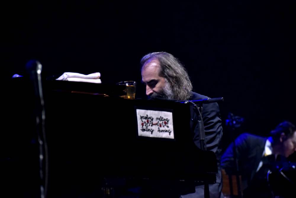 Uhrančivý Nick Cave v Praze druhým objektivem