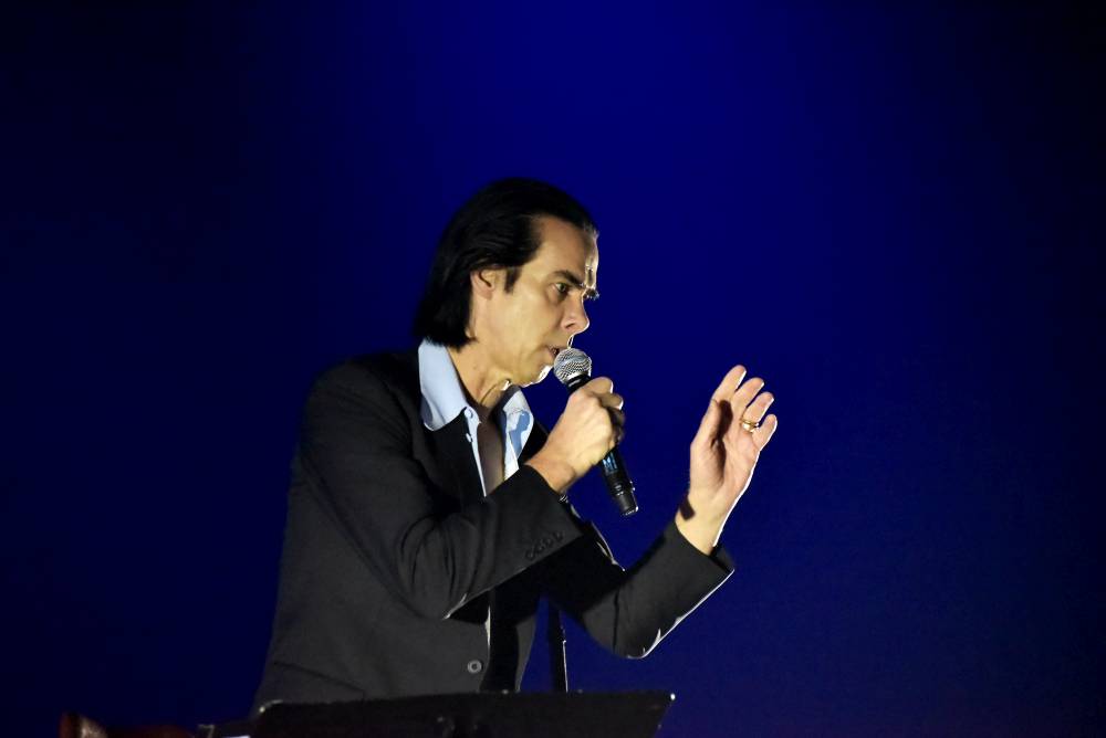 Uhrančivý Nick Cave v Praze druhým objektivem