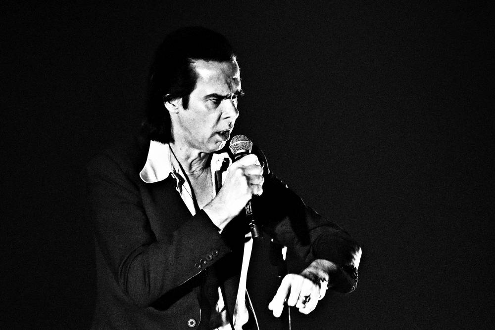 Uhrančivý Nick Cave v Praze druhým objektivem