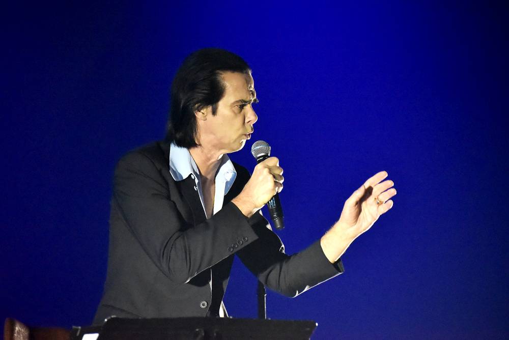 Uhrančivý Nick Cave v Praze druhým objektivem