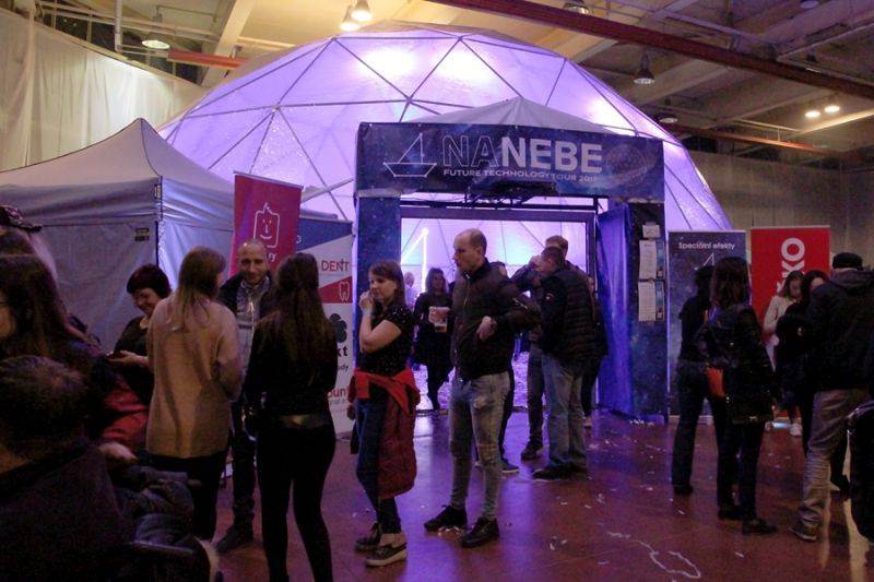 Nebe předvedli v Praze na Výstavišti nebeskou show