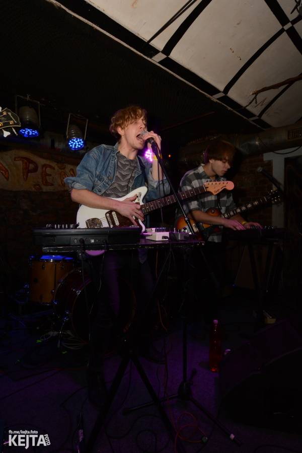 Klub Chapeau Rouge oslavil své 98. narozeniny, zahráli Kapitán Demo, Vložte kočku nebo Ghost Of You