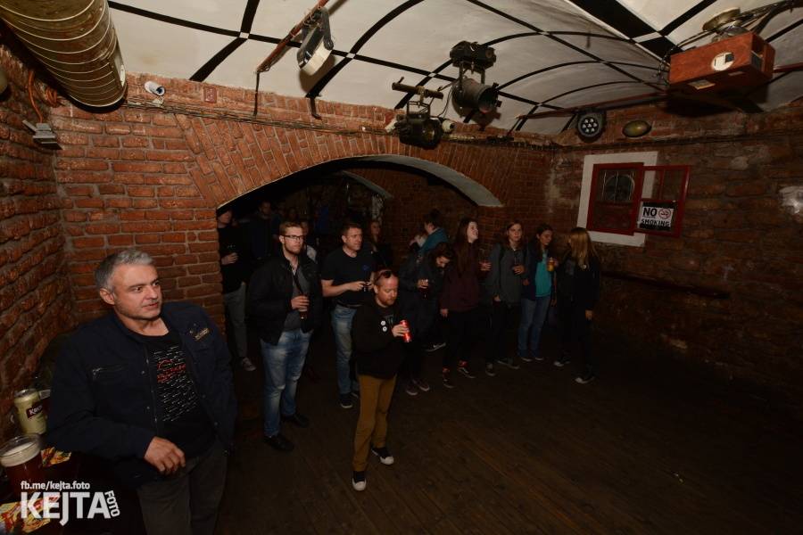 Klub Chapeau Rouge oslavil své 98. narozeniny, zahráli Kapitán Demo, Vložte kočku nebo Ghost Of You