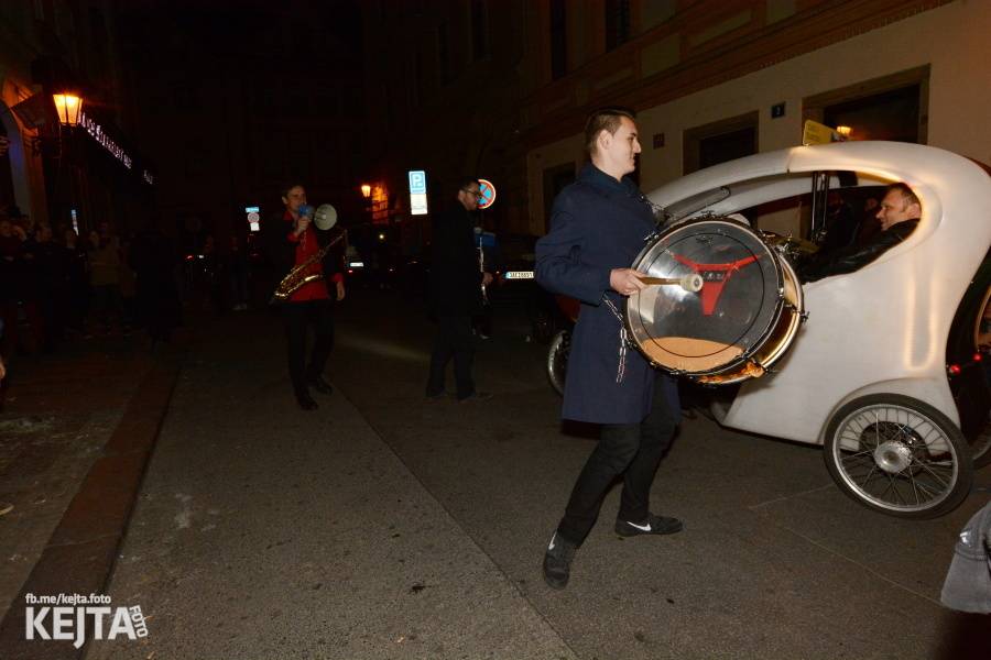 Klub Chapeau Rouge oslavil své 98. narozeniny, zahráli Kapitán Demo, Vložte kočku nebo Ghost Of You