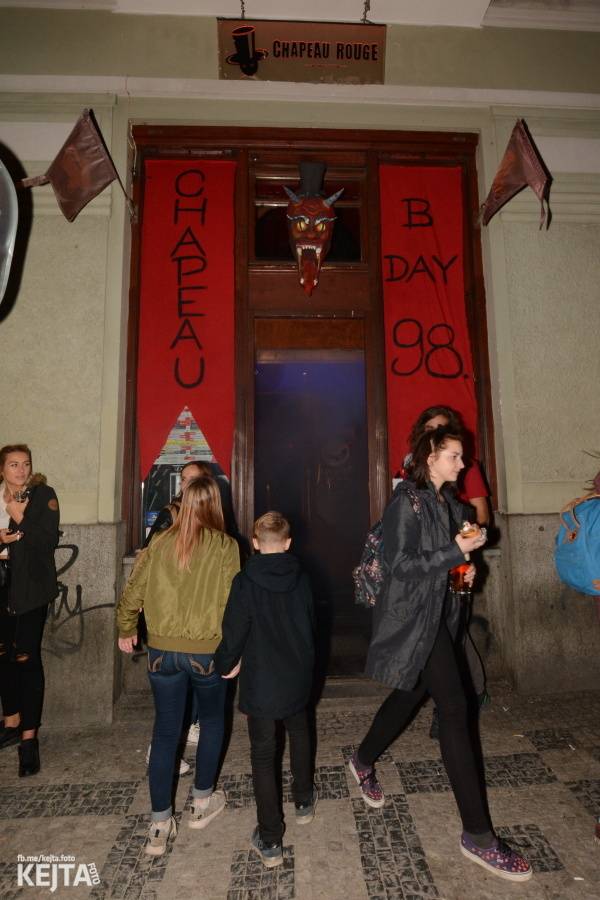 Klub Chapeau Rouge oslavil své 98. narozeniny, zahráli Kapitán Demo, Vložte kočku nebo Ghost Of You