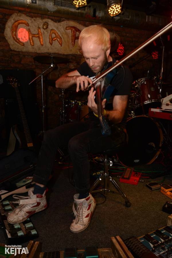 Klub Chapeau Rouge oslavil své 98. narozeniny, zahráli Kapitán Demo, Vložte kočku nebo Ghost Of You