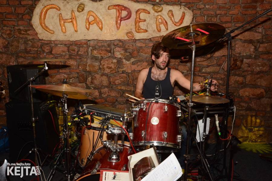 Klub Chapeau Rouge oslavil své 98. narozeniny, zahráli Kapitán Demo, Vložte kočku nebo Ghost Of You