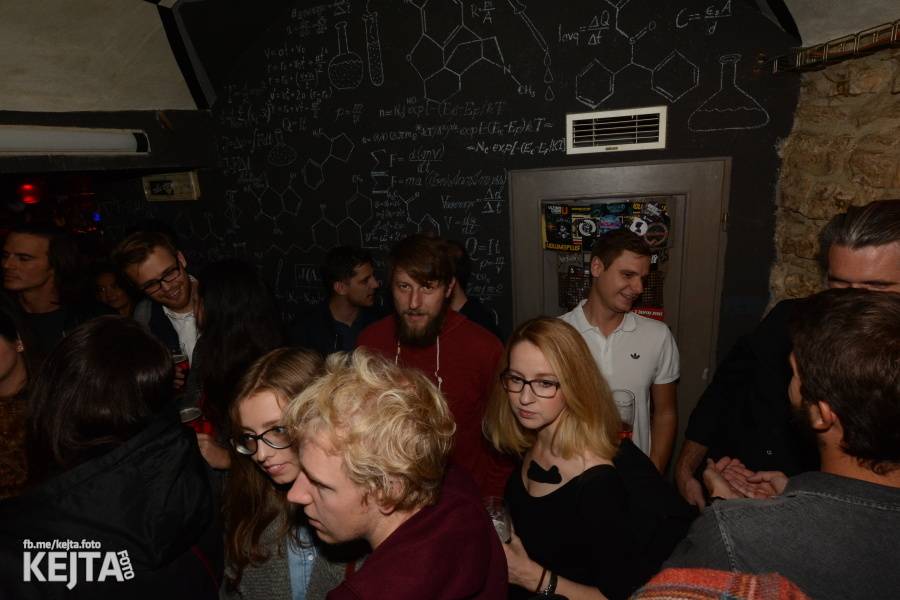 Klub Chapeau Rouge oslavil své 98. narozeniny, zahráli Kapitán Demo, Vložte kočku nebo Ghost Of You