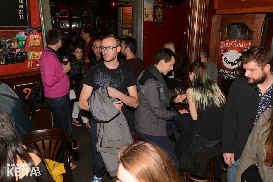 Klub Chapeau Rouge oslavil své 98. narozeniny, zahráli Kapitán Demo, Vložte kočku nebo Ghost Of You