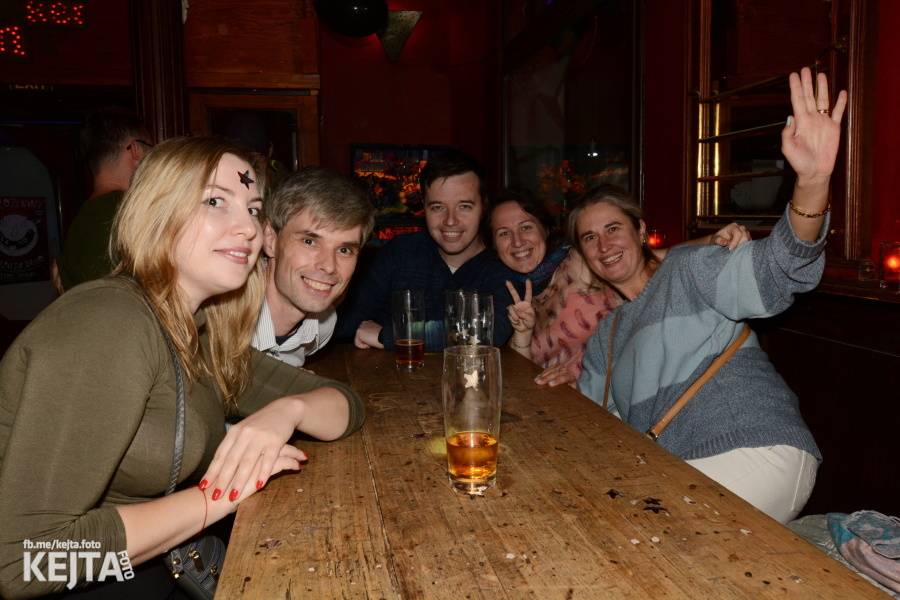 Klub Chapeau Rouge oslavil své 98. narozeniny, zahráli Kapitán Demo, Vložte kočku nebo Ghost Of You