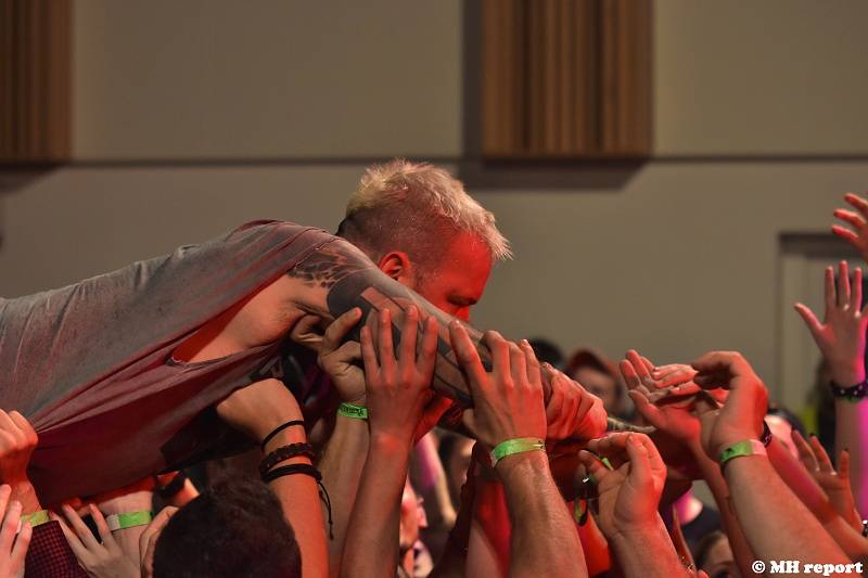 Trautenberk a Cocotte Minute rozpoutali peklo ve vyprodané Šeříkovce