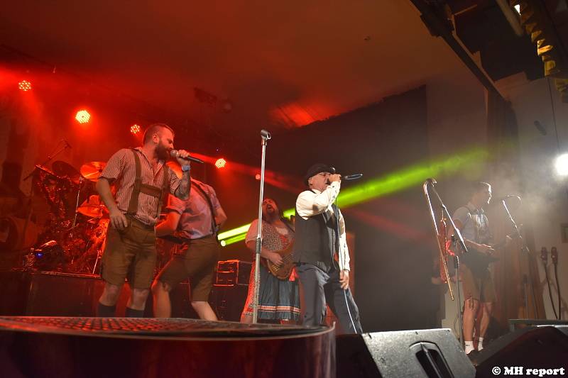 Trautenberk a Cocotte Minute rozpoutali peklo ve vyprodané Šeříkovce