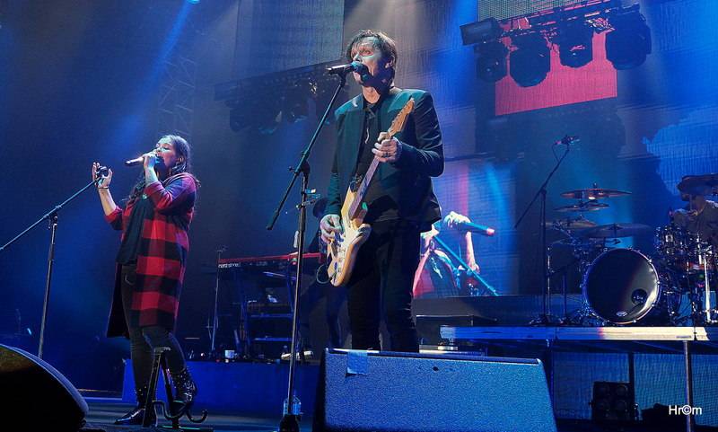 Chinaski vyprodali arénu v Hradci Králové a předvedli ohromující show