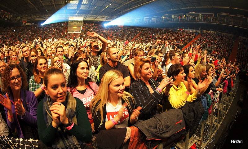 Chinaski vyprodali arénu v Hradci Králové a předvedli ohromující show