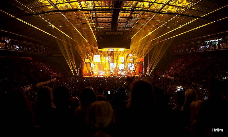 Chinaski vyprodali arénu v Hradci Králové a předvedli ohromující show