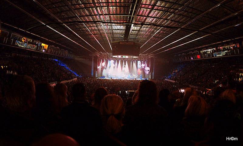 Chinaski vyprodali arénu v Hradci Králové a předvedli ohromující show