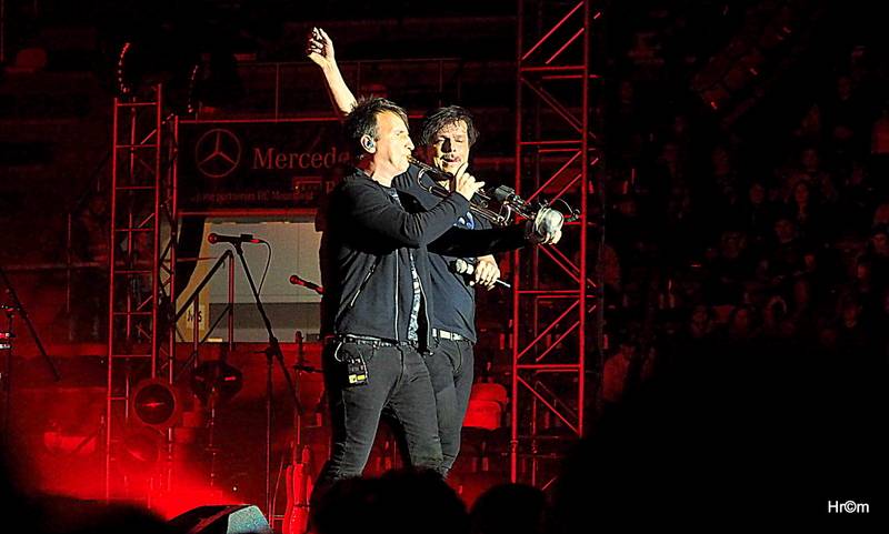 Chinaski vyprodali arénu v Hradci Králové a předvedli ohromující show