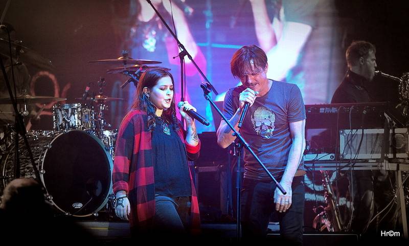 Chinaski vyprodali arénu v Hradci Králové a předvedli ohromující show