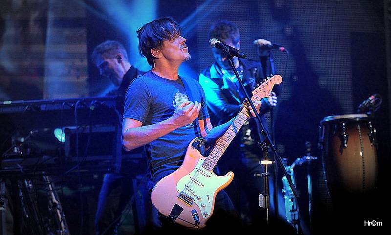 Chinaski vyprodali arénu v Hradci Králové a předvedli ohromující show