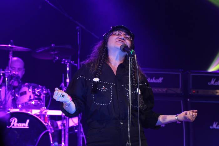 Ferat vstal z popela jako bájný Fénix, v Plzni slavil třicetiny